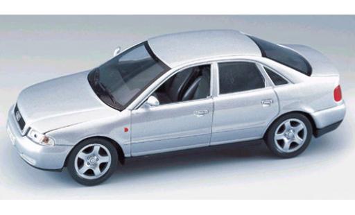Audi A4 1/24 Welly silber 1:24 modellautos