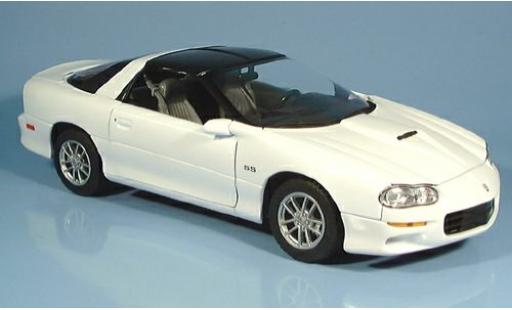 Modellautos Chevrolet Camaro 1/18 Welly SS weiss 2002 1:18 Chevrolet Camaro 1/18 Welly SS weiss 2002 1:18 modellautos