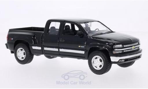 Chevrolet Silverado 1/24 Welly schwarz 1999 modellautos