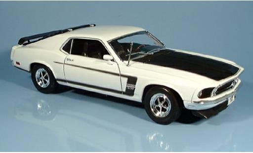 Modellautos Ford Mustang 1/18 Welly weiss 1969 1:18 Ford Mustang 1/18 Welly weiss 1969 1:18 modellautos