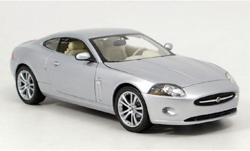 Modellautos Jaguar XK 1/18 Welly Coupe silber 1:18 Jaguar XK 1/18 Welly Coupe silber 1:18 modellautos