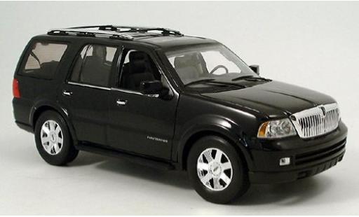 Modellautos Lincoln Navigator 1/18 Welly schwarz 2005 1:18 Lincoln Navigator 1/18 Welly schwarz 2005 1:18 modellautos