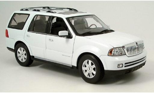 Modellautos Lincoln Navigator 1/18 Welly weiss 2005 1:18 Lincoln Navigator 1/18 Welly weiss 2005 1:18 modellautos