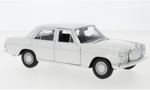 Mercedes 220 1/24 Welly (W115) weiss 1968 modellautos