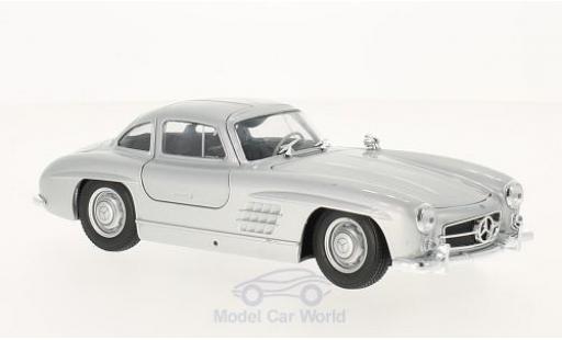 Mercedes 300 1/24 Welly SL (W198) silber modellautos
