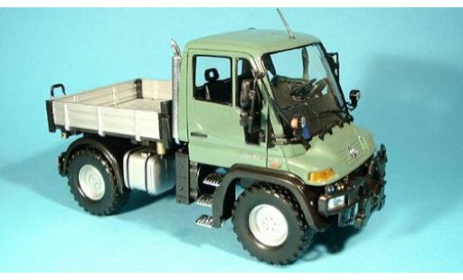 Mercedes Unimog 1/24 Welly U400 grün 1:24 modellautos