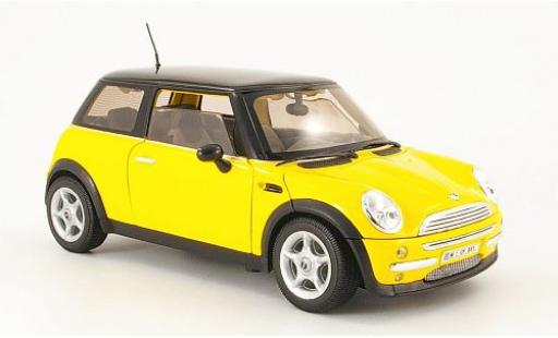 Modellautos Mini Cooper 1/18 Welly gelb schwarzes Dach 1:18 Mini Cooper 1/18 Welly gelb schwarzes Dach 1:18 modellautos