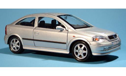 Opel Astra 1/24 Welly silber 1:24 modellautos