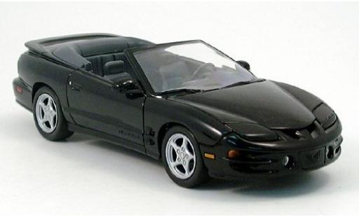 Pontiac Firebird 1/24 Welly schwarz 2001 1:24 modellautos