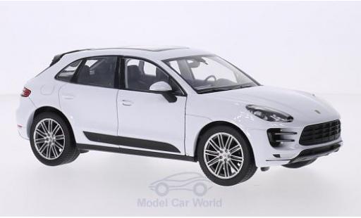 Porsche Macan Turbo 1/24 Welly Turbo weiss modellautos