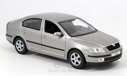 Skoda Octavia 1/24 Welly silber Avia modellautos