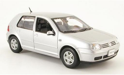 Volkswagen Golf 1/24 Welly IV silber 1:24 modellautos