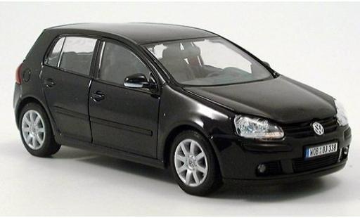 Volkswagen Golf 1/24 Welly V schwarz 2004 1:24 modellautos