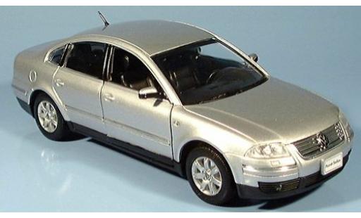 Modellautos Volkswagen Passat 1/24 Welly Limousine silber 2001 1:24 Volkswagen Passat 1/24 Welly Limousine silber 2001 1:24 modellautos