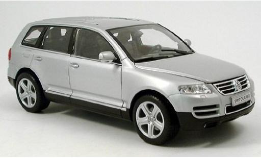 Modellautos Volkswagen Touareg 1/18 Welly silber 1:18 Volkswagen Touareg 1/18 Welly silber 1:18 modellautos