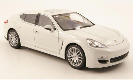 Modellautos Porsche Panamera S 1/24 Welly blanche Porsche Panamera S 1/24 Welly blanche modellautos